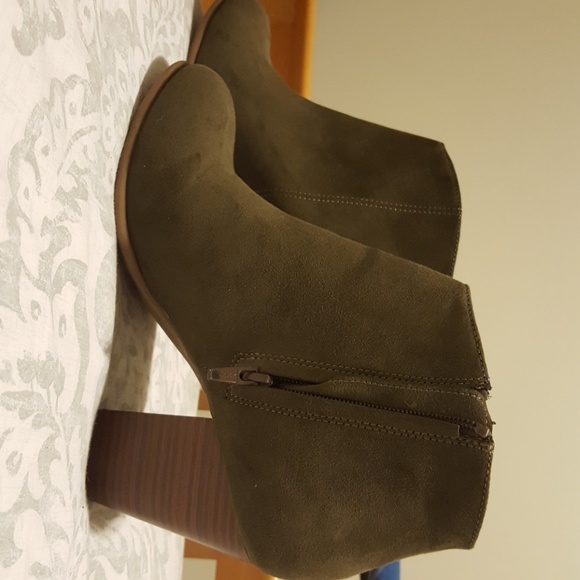 Old Navy Booties - Picture 3 of 4